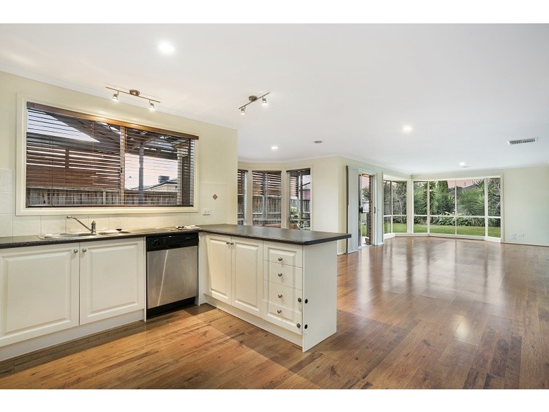 10 Emperor Road, Berwick VIC 3806