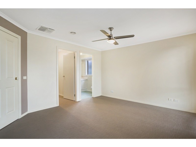 10 Emperor Road, Berwick VIC 3806