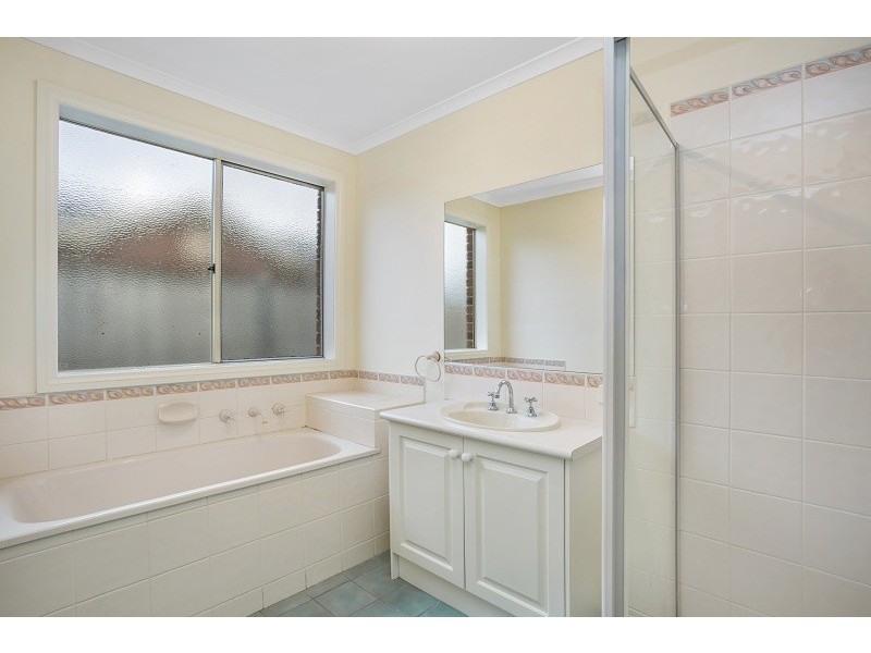 10 Emperor Road, Berwick VIC 3806