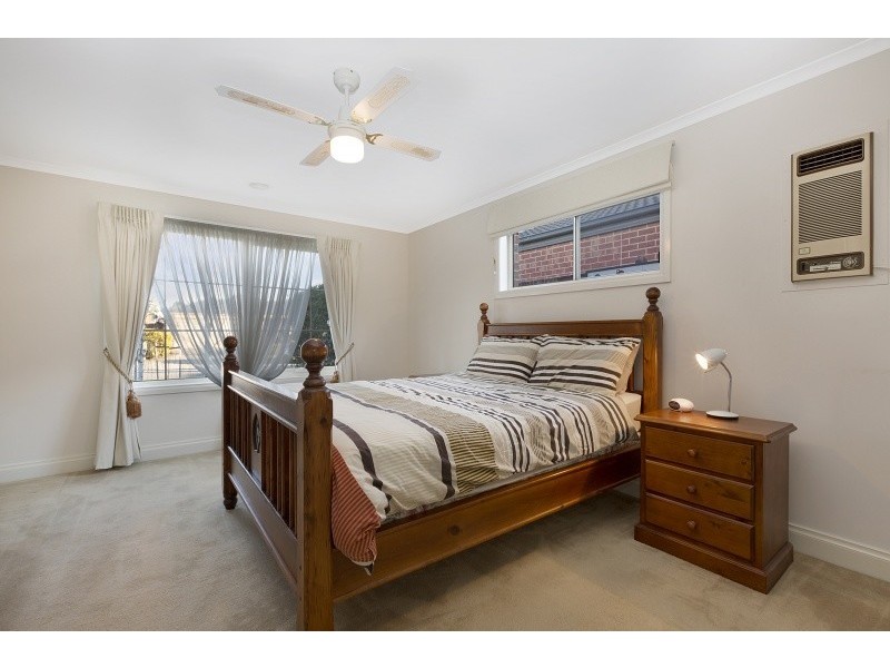 8 Red Oak Terrace, Lyndhurst VIC 3975