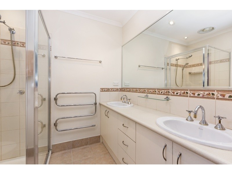 8 Red Oak Terrace, Lyndhurst VIC 3975