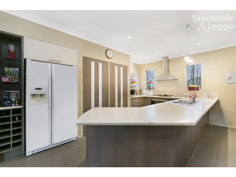 10 Lorne Court, Berwick VIC 3806