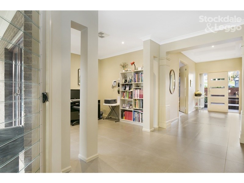 10 Lorne Court, Berwick VIC 3806