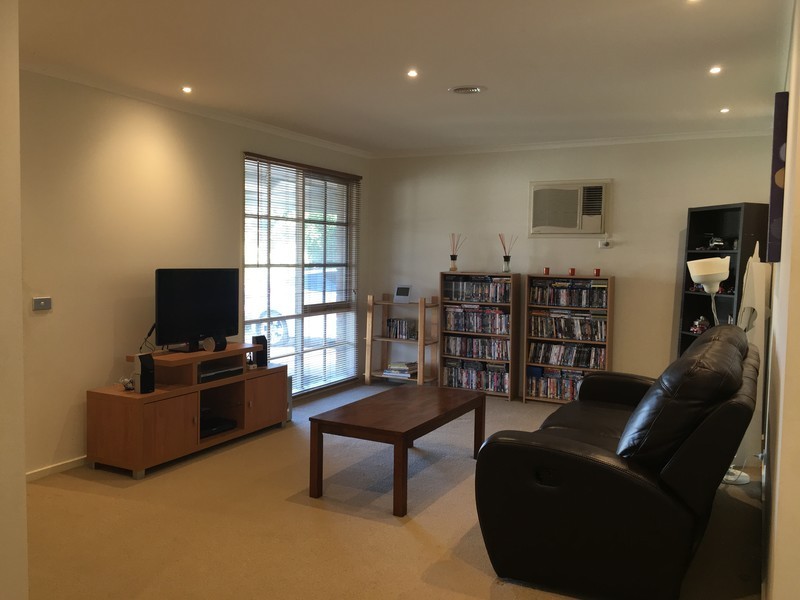 33 Murdoch Avenue, Narre Warren VIC 3805