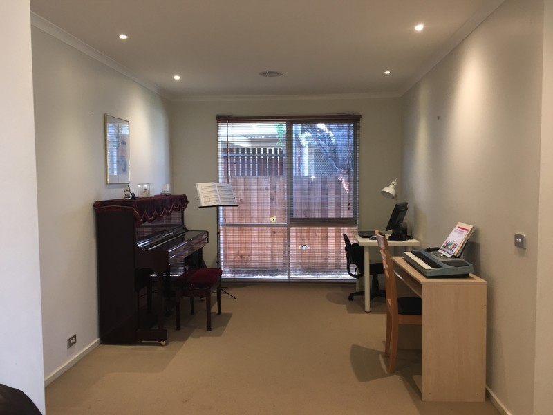 33 Murdoch Avenue, Narre Warren VIC 3805