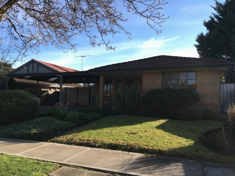 33 Murdoch Avenue, Narre Warren VIC 3805