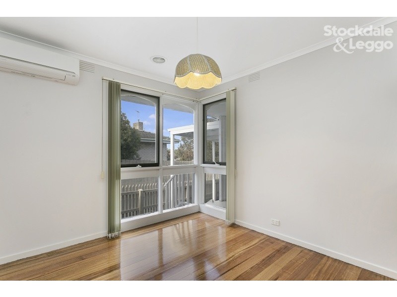 2 Meadow Wood Walk, Narre Warren VIC 3805