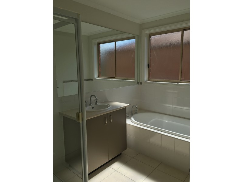 95 Golden Grove Drive, Narre Warren South VIC 3805