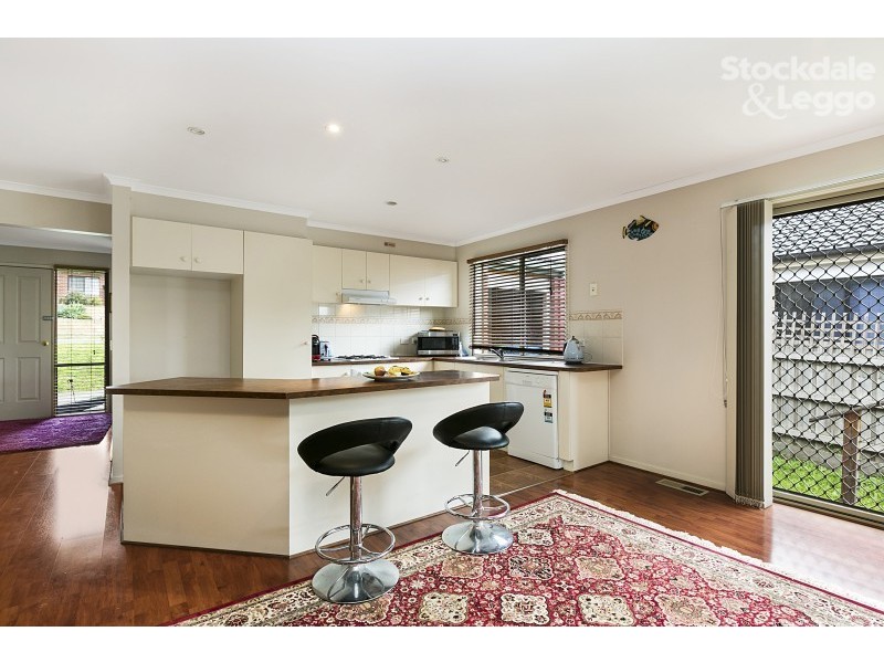 10 Sallybrook Circuit, Narre Warren VIC 3805