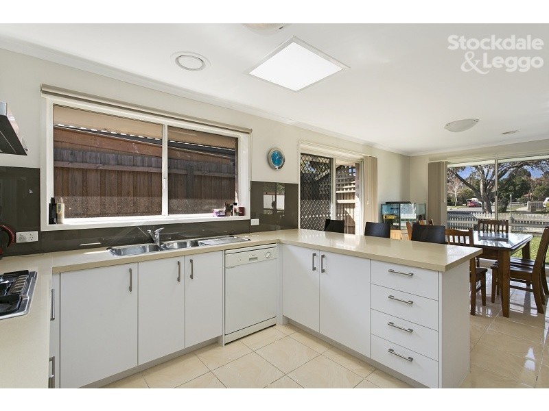 13 County Drive, Berwick VIC 3806