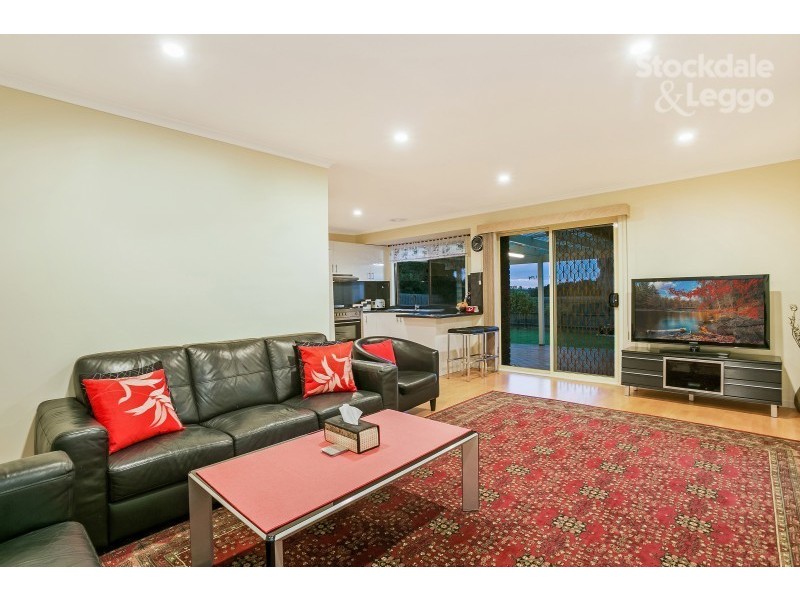 15 Willow Drive, Hampton Park VIC 3976