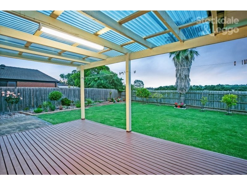 15 Willow Drive, Hampton Park VIC 3976