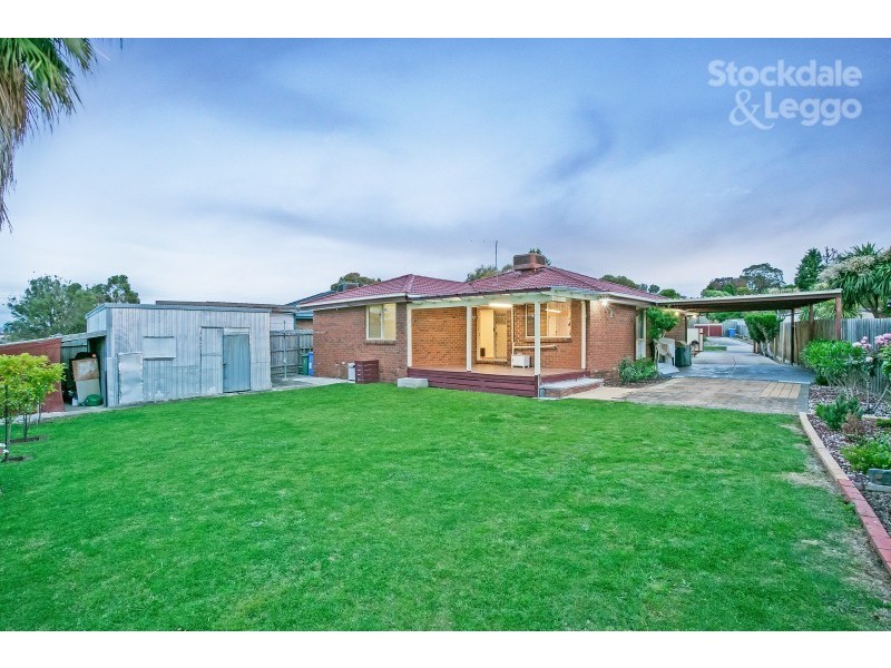 15 Willow Drive, Hampton Park VIC 3976