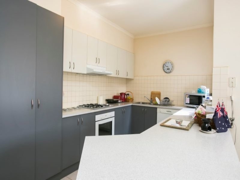 102 Paterson Drive, Lynbrook VIC 3975