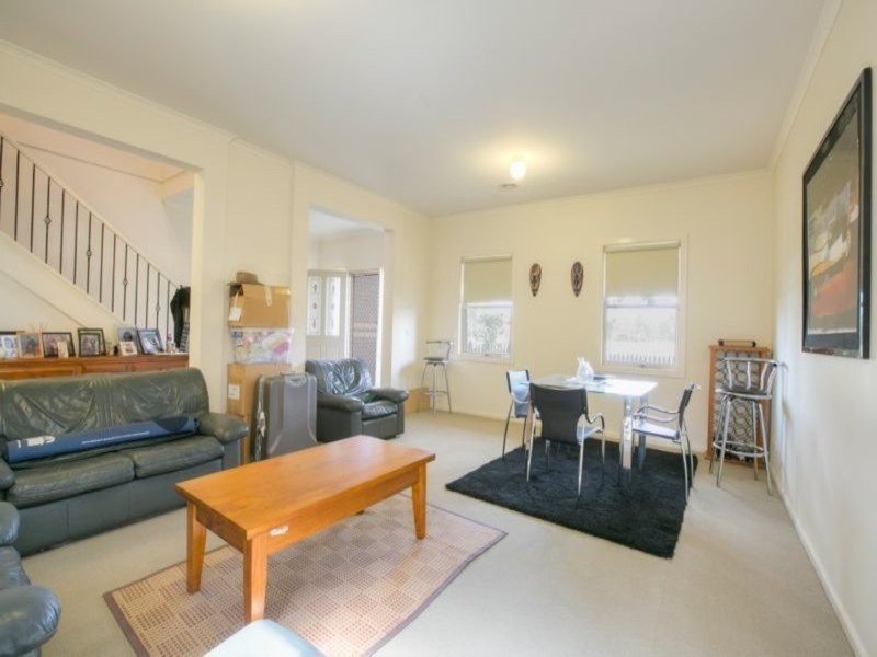 102 Paterson Drive, Lynbrook VIC 3975
