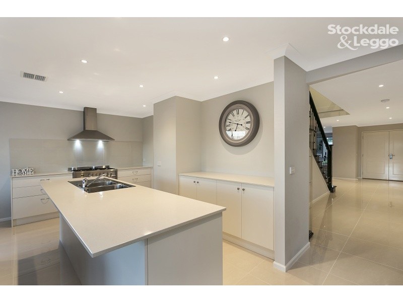 64 London Crescent, Narre Warren VIC 3805