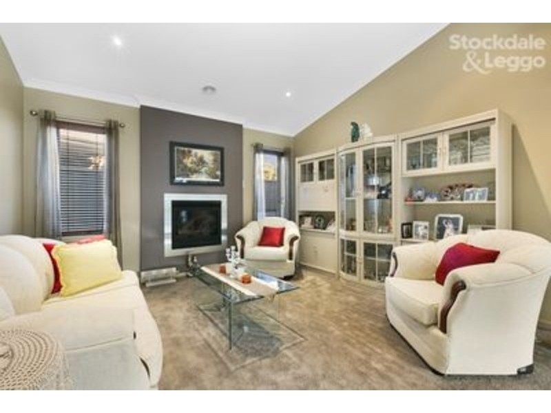 10 Lorne Court, Berwick VIC 3806