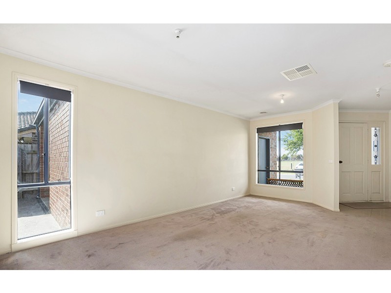 15 Sarah Louise Place, Berwick VIC 3806