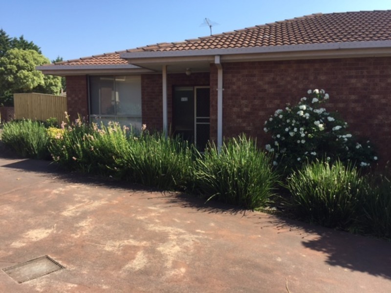 1/12 Maryn Close, Berwick VIC 3806