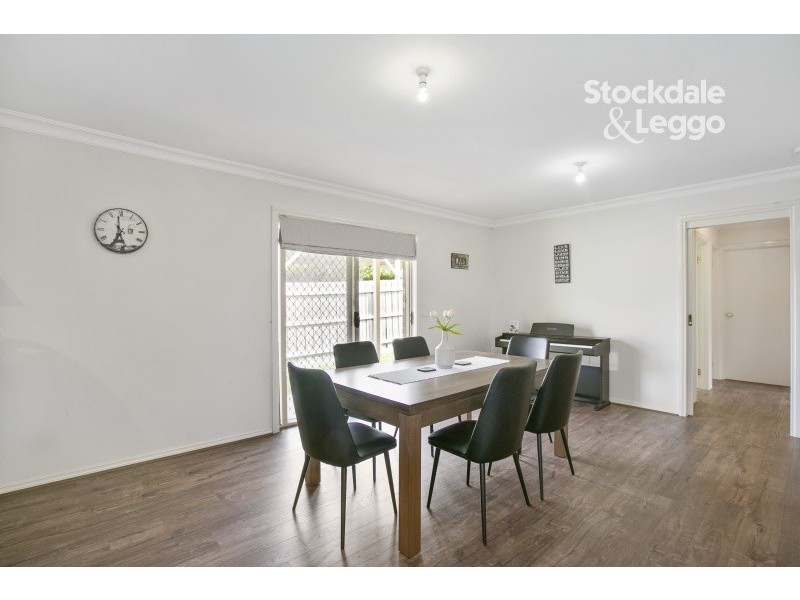 1/12 Meadow Wood Walk, Narre Warren VIC 3805