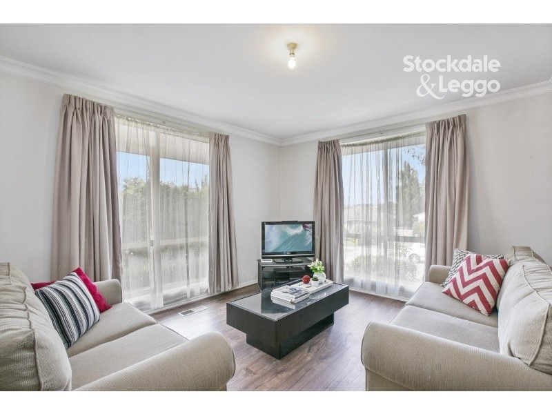 1/12 Meadow Wood Walk, Narre Warren VIC 3805