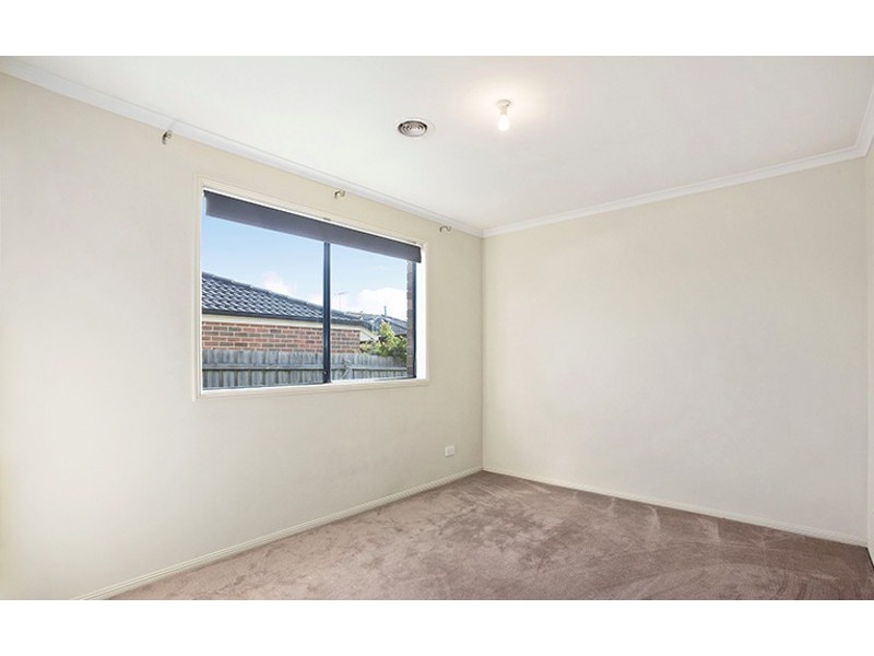 15 Sarah Louise Place, Berwick VIC 3806