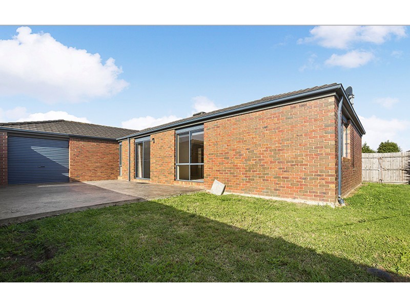 15 Sarah Louise Place, Berwick VIC 3806