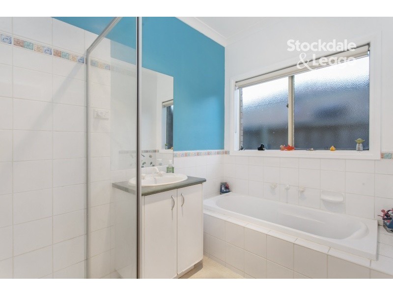 32 Kingston Avenue, Narre Warren South VIC 3805