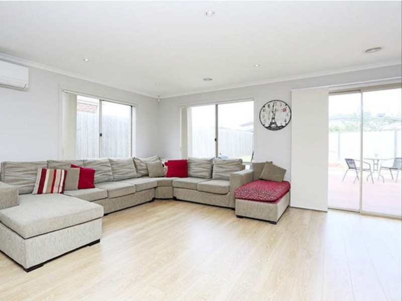 23 Aisbett Close, Lynbrook VIC 3975