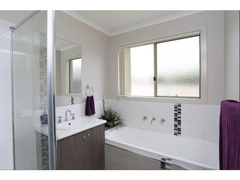 23 Aisbett Close, Lynbrook VIC 3975