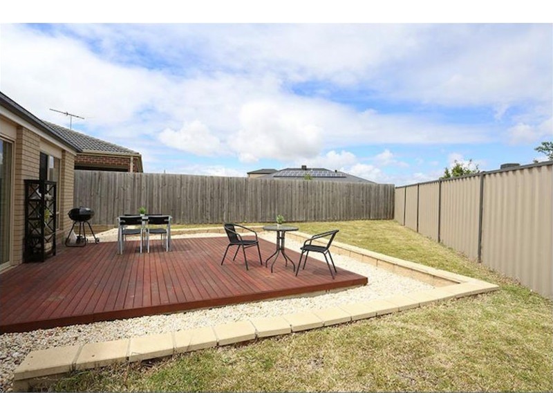 23 Aisbett Close, Lynbrook VIC 3975