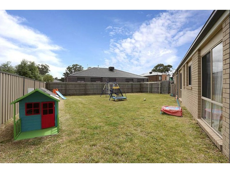 23 Aisbett Close, Lynbrook VIC 3975