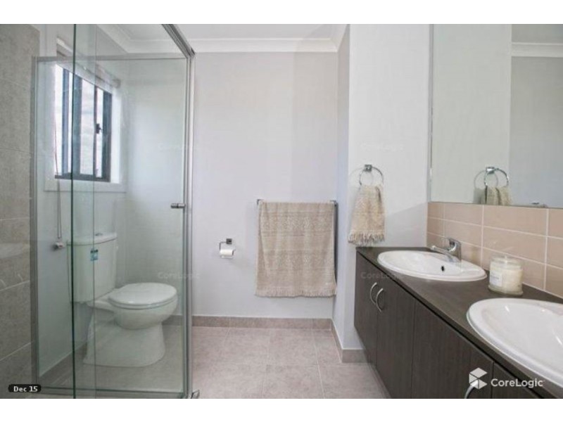 32 Pyrenees Road, Clyde North VIC 3978