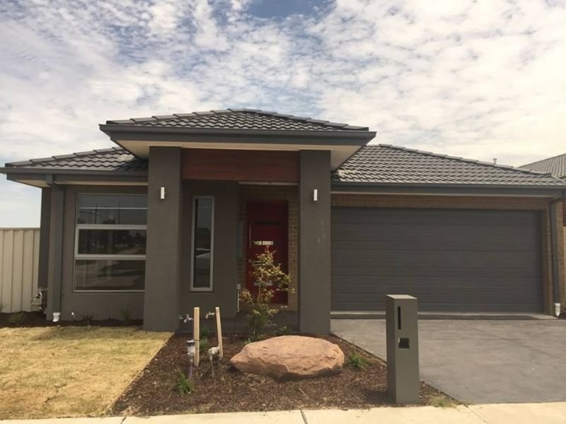 1 Greenfield Lane, Pakenham VIC 3810