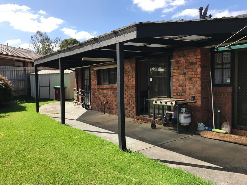 9 Collins Crescent, Berwick VIC 3806