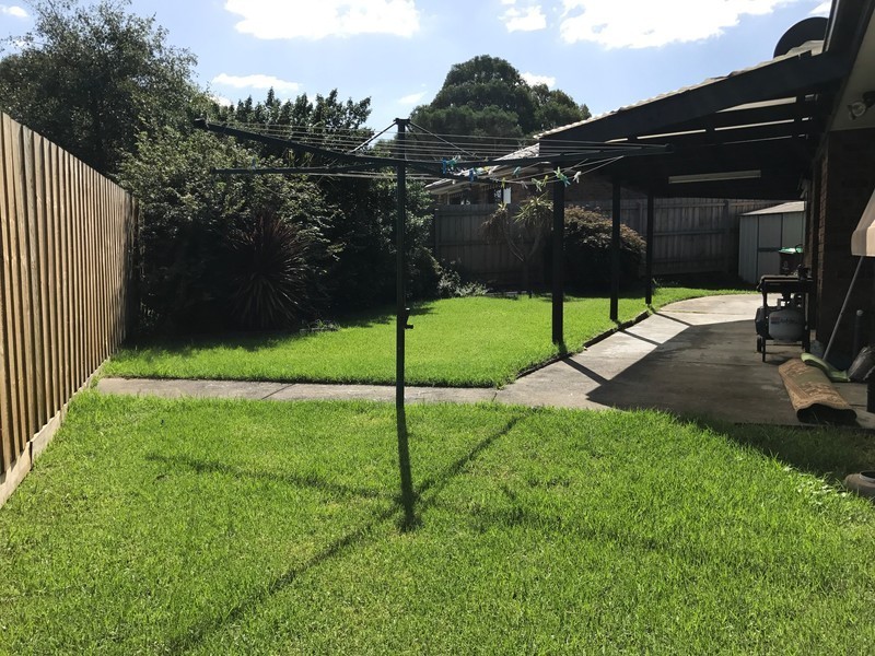 9 Collins Crescent, Berwick VIC 3806