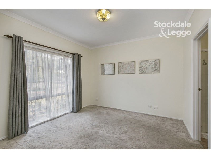 2 Regent Close, Berwick VIC 3806