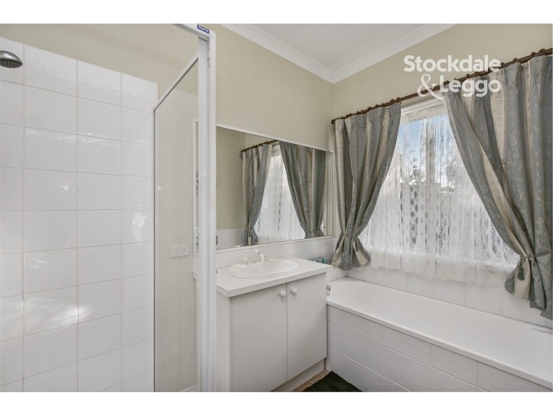 2 Regent Close, Berwick VIC 3806