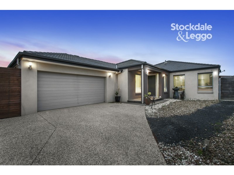 13 Lia Amie Place, Berwick VIC 3806