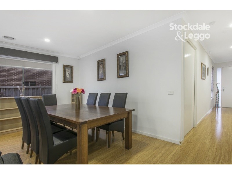 13 Lia Amie Place, Berwick VIC 3806