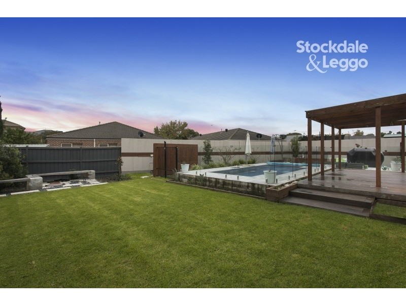 13 Lia Amie Place, Berwick VIC 3806
