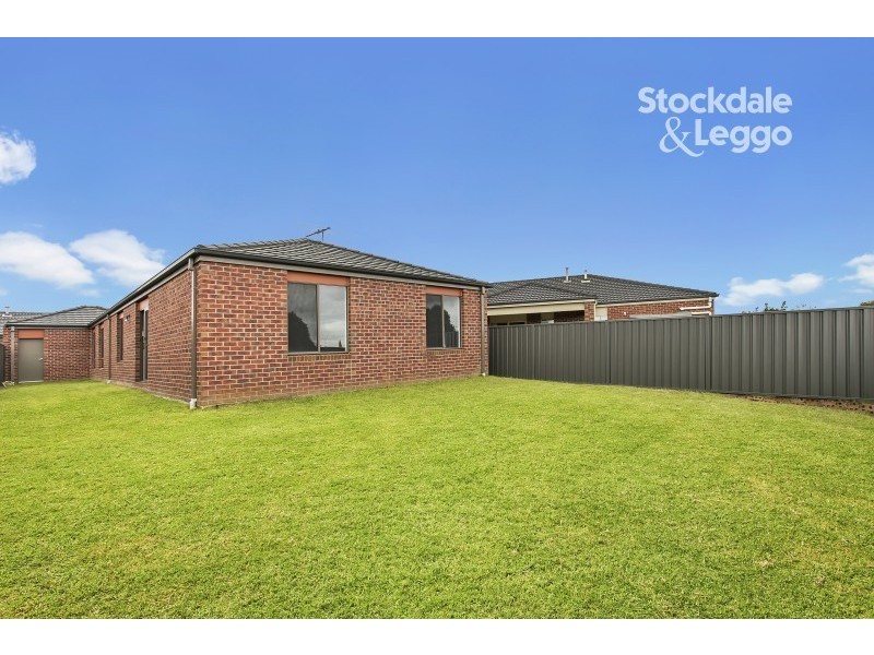 11 Rahni Close, Narre Warren VIC 3805