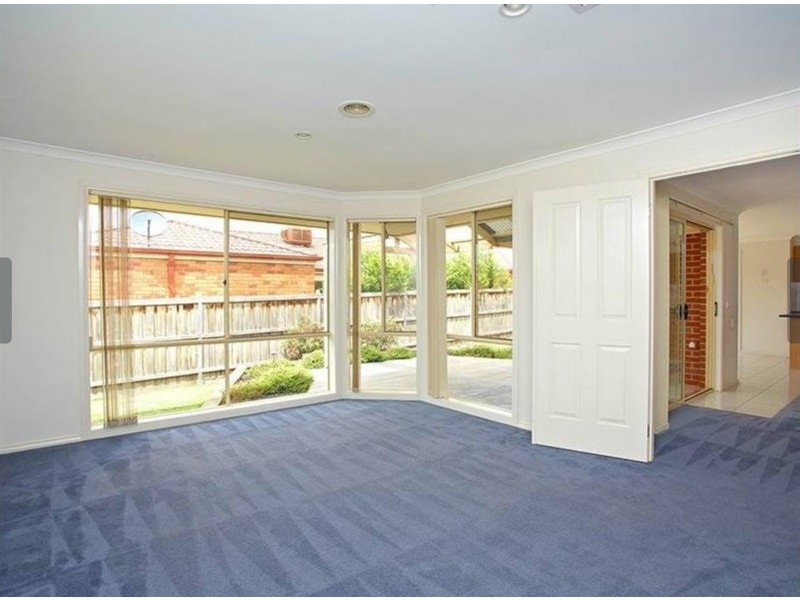 10 Toulouse Terrace, Narre Warren South VIC 3805