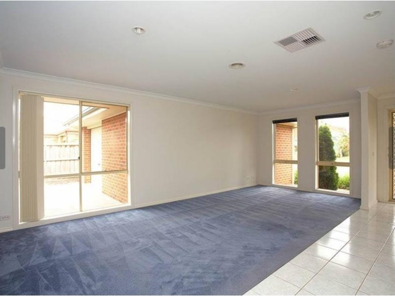 10 Toulouse Terrace, Narre Warren South VIC 3805