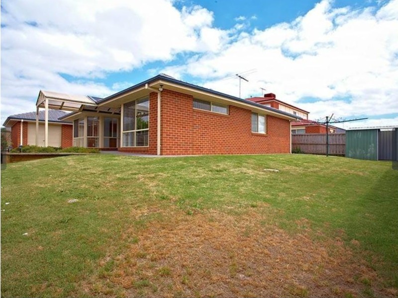 10 Toulouse Terrace, Narre Warren South VIC 3805