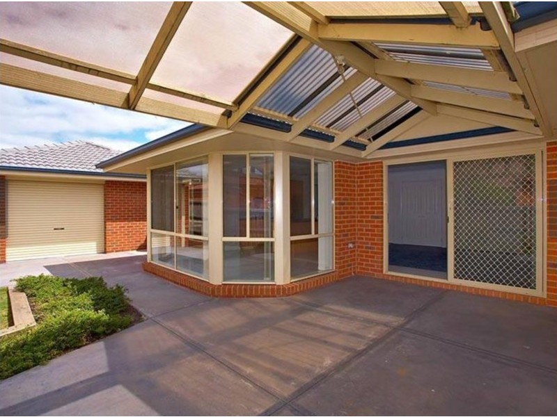 10 Toulouse Terrace, Narre Warren South VIC 3805
