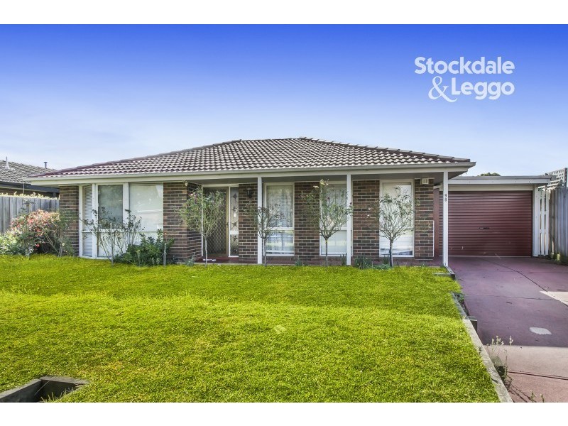 98 Endeavour Drive, Cranbourne North VIC 3977