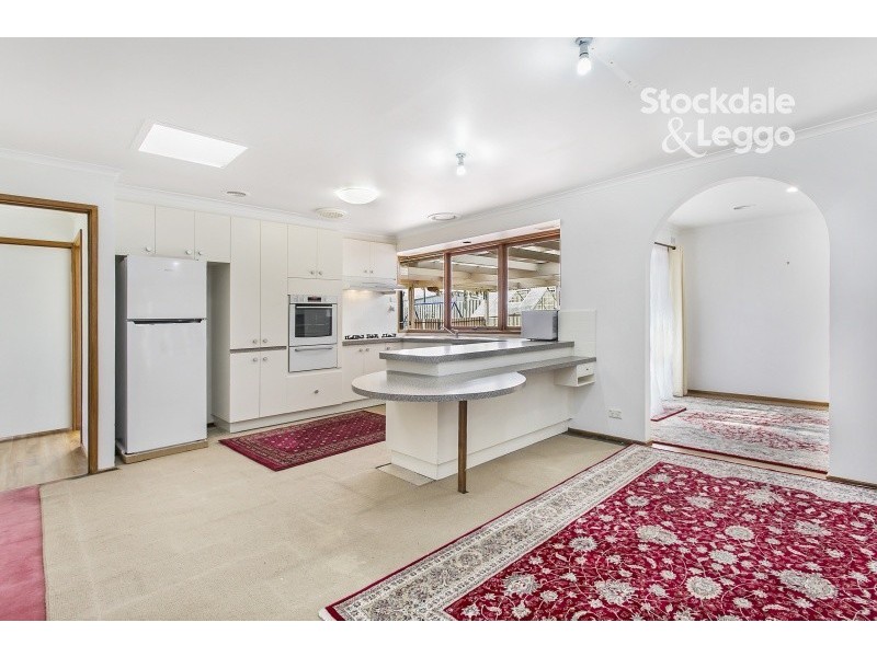 98 Endeavour Drive, Cranbourne North VIC 3977