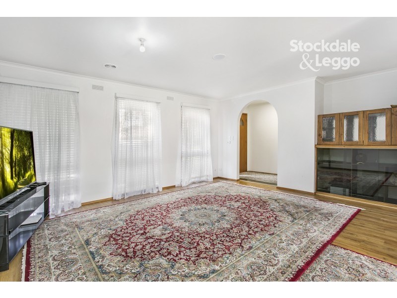 98 Endeavour Drive, Cranbourne North VIC 3977