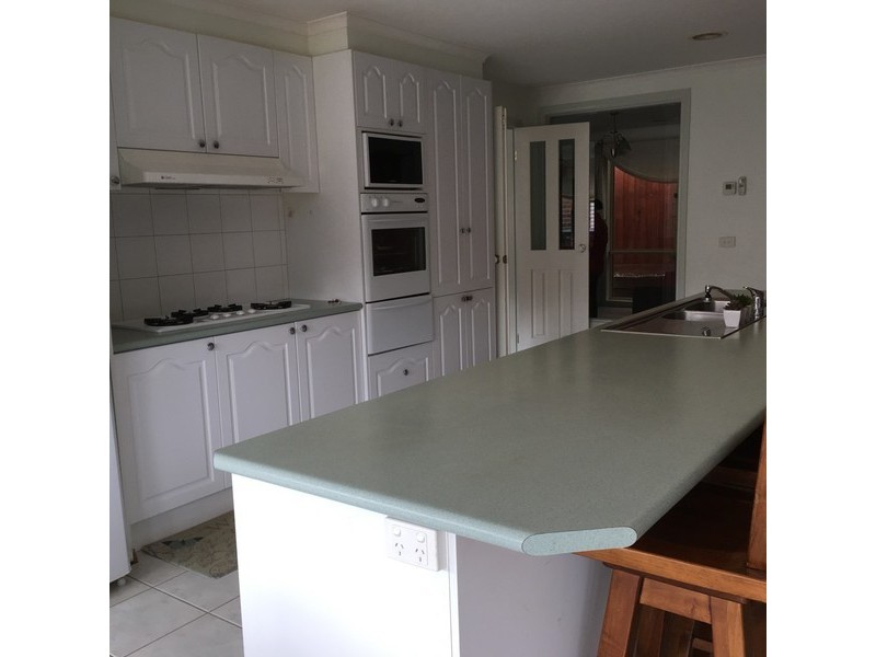 8 Sunbeam Court, Narre Warren South VIC 3805